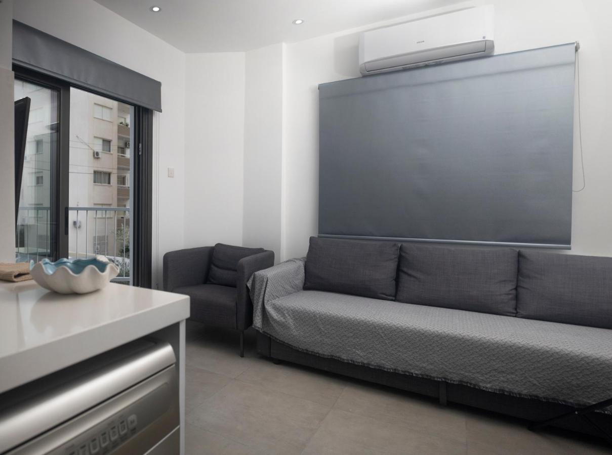 Lovely 2 Bed Apartment In Larnaca City Centre Екстериор снимка
