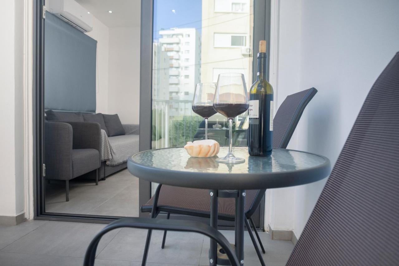 Lovely 2 Bed Apartment In Larnaca City Centre Екстериор снимка