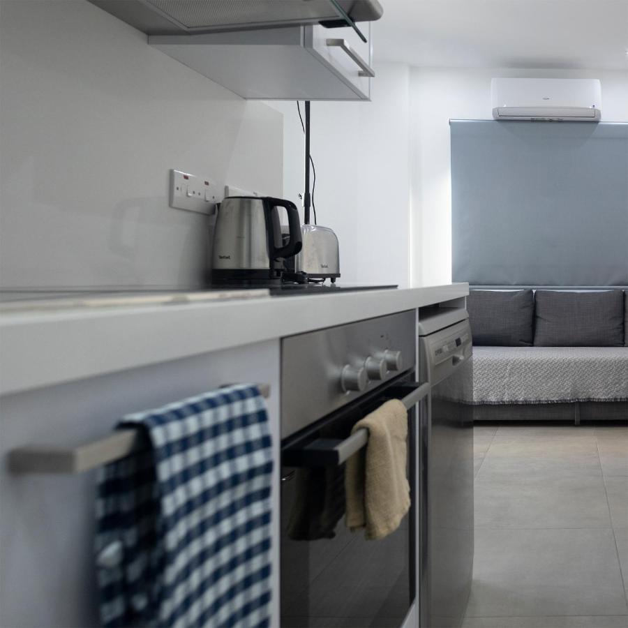Lovely 2 Bed Apartment In Larnaca City Centre Екстериор снимка